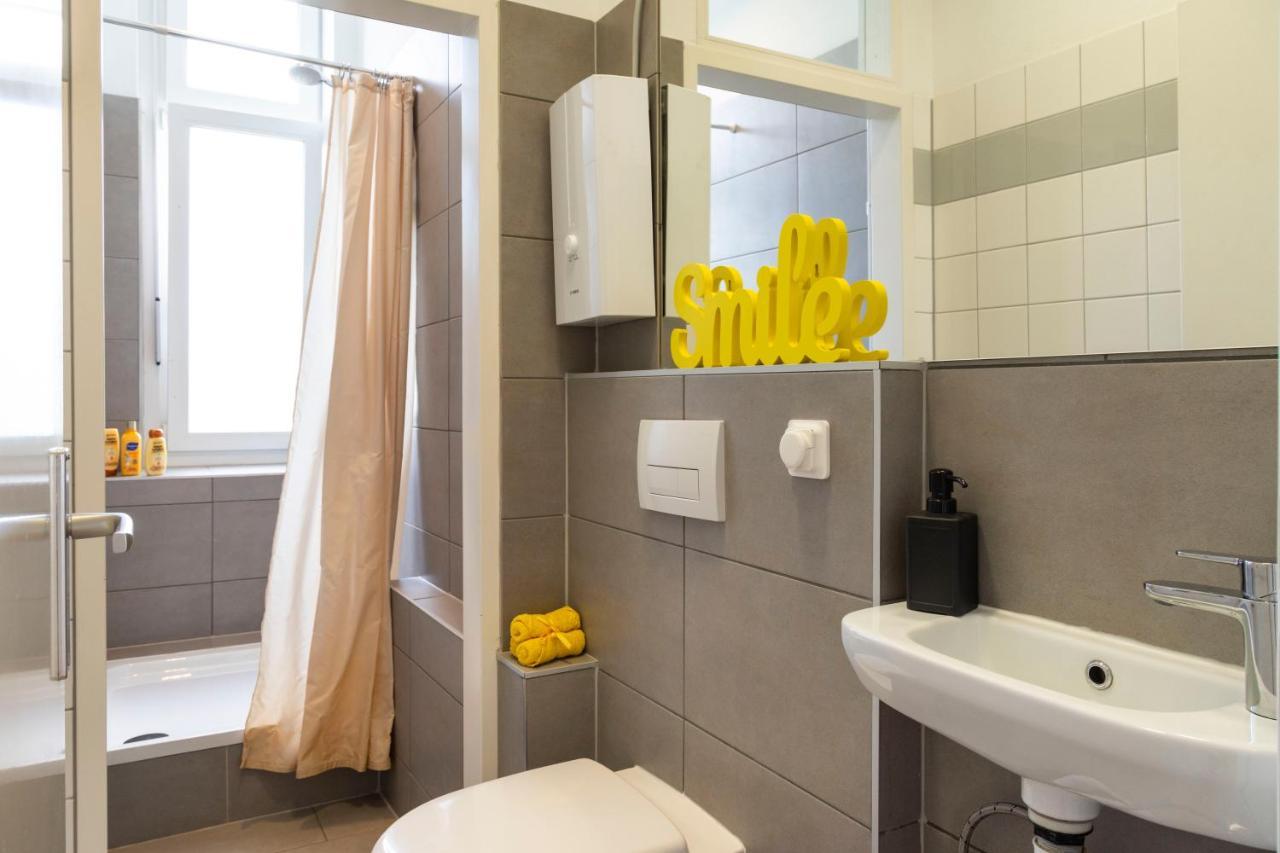 Central +3Br +Big Living Room Next To U-Station Berlin Exterior photo